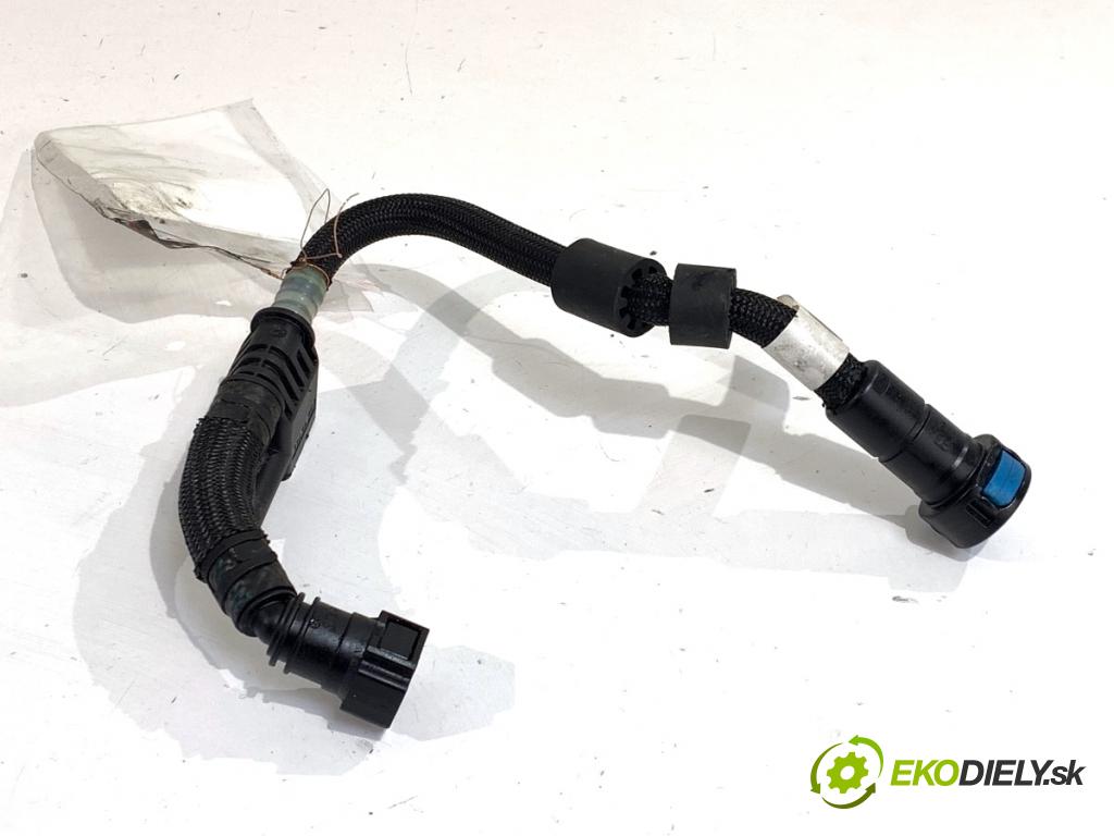 BMW G31 Kombi 2020 140 kW 520 d 1995 trubka PALIVO: 8579955