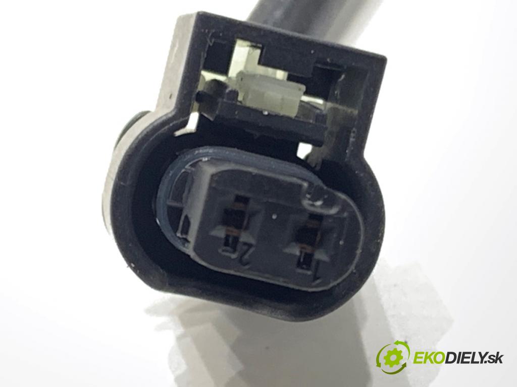 BMW G31 Kombi 2020 140 kW 520 d 1995 Snímač teploty spalín 8596276 (Snímač)