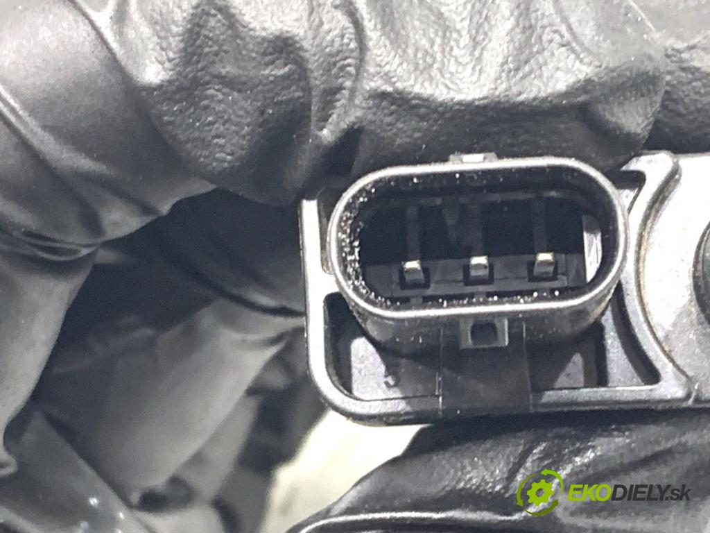 BMW G31 Kombi 2020 140 kW 520 d 1995 snímač pozice hřídele klikového 7806782 (Snímač polohy klikového hřídele)