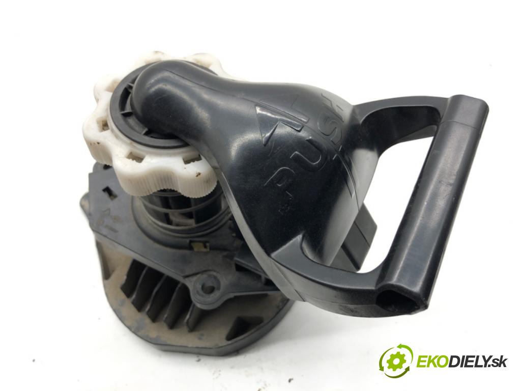 RENAULT CLIO III liftback 2006 63 kW 1.5 dCi (BR17, CR17) 1461 VÝTAH: kola NÁHRADNÍ: 8200601401