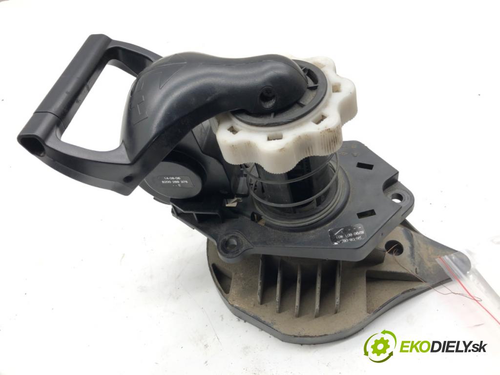 RENAULT CLIO III liftback 2006 63 kW 1.5 dCi (BR17, CR17) 1461 VÝTAH: kola NÁHRADNÍ: 8200601401