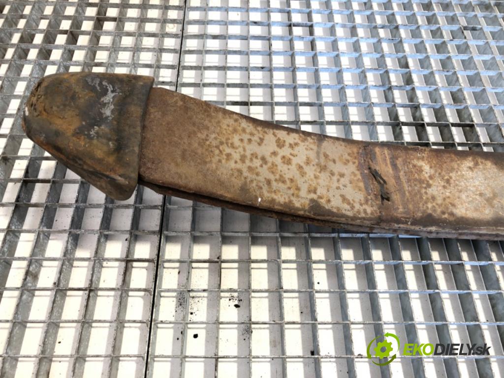 VW LT 28 35 Autobus 2004 80 kW 2.5 TDI 2461 listové pero přední část