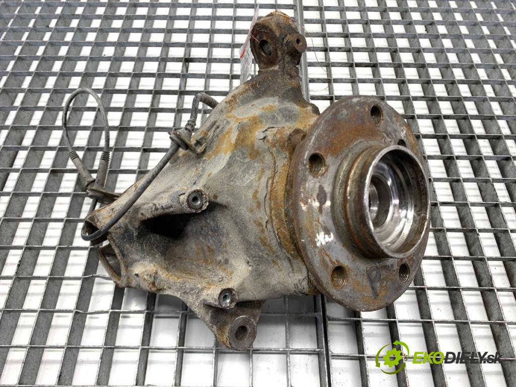 BMW F25 SUV 2016 180 kW xDrive 28 i 1997 náboj pravý přední část