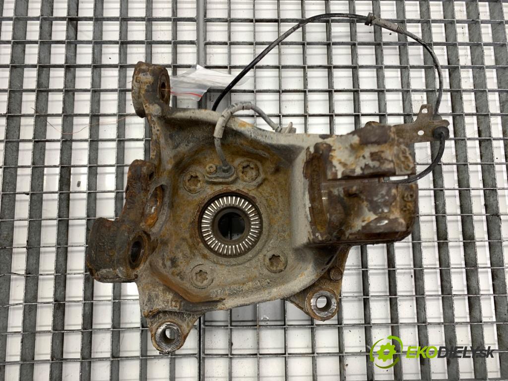 BMW F25 SUV 2016 180 kW xDrive 28 i 1997 náboj pravý přední část