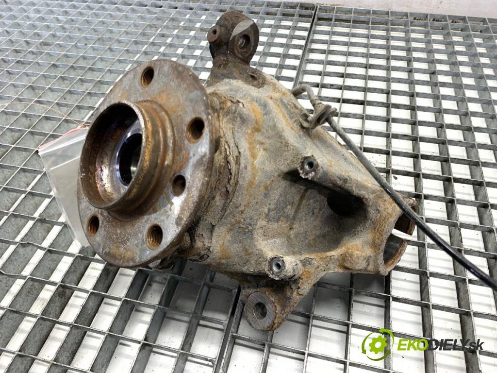 BMW F25 SUV 2016 180 kW xDrive 28 i 1997 náboj levý přední část