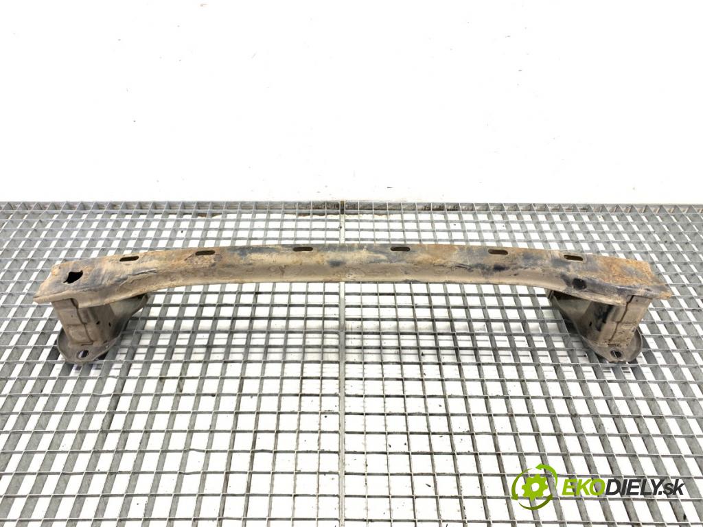 BMW F10 sedan 2010 135 kW 520 d 1995 výztuha nárazníka zadní část  (Zadní výztuha)