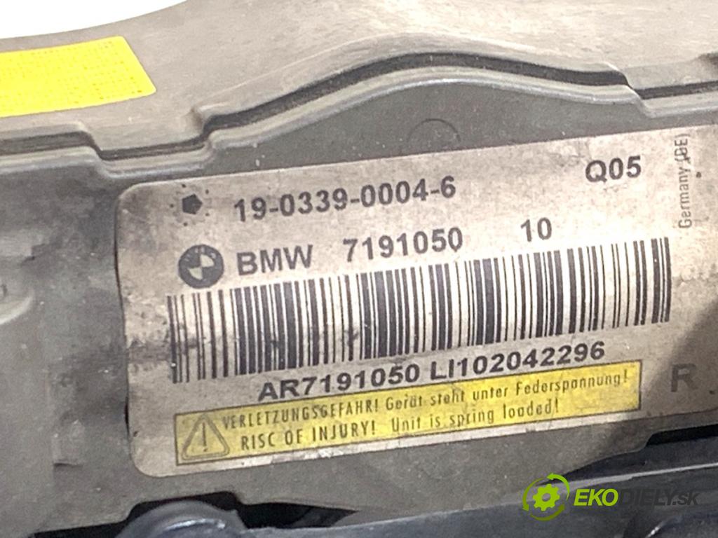 BMW F10 sedan 2010 135 kW 520 d 1995 závěs kapoty pravý přední část 7191050
