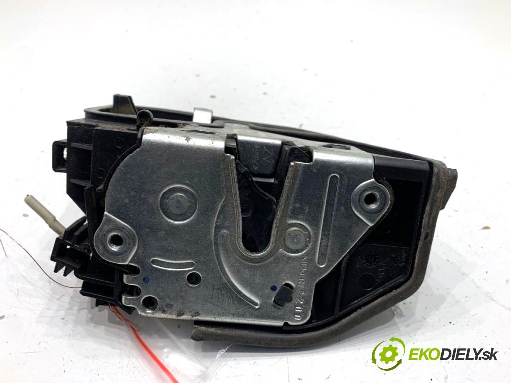 BMW F10 sedan 2010 135 kW 520 d 1995 zámok dveře pravý zadní část 7229460