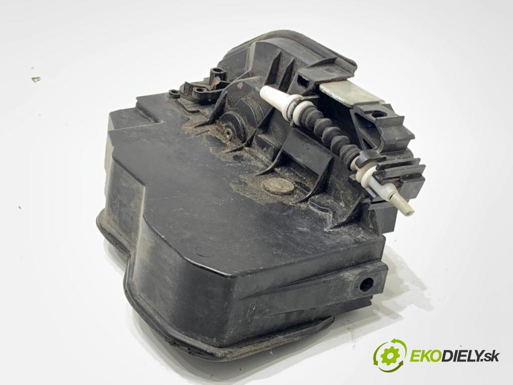 BMW F10 sedan 2010 135 kW 520 d 1995 zámok Dvere ľavy predný 7229461