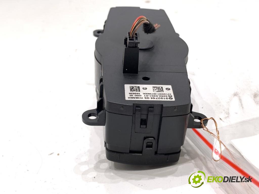 BMW F10 sedan 2010 135 kW 520 d 1995 Spínač svetiel 9192744