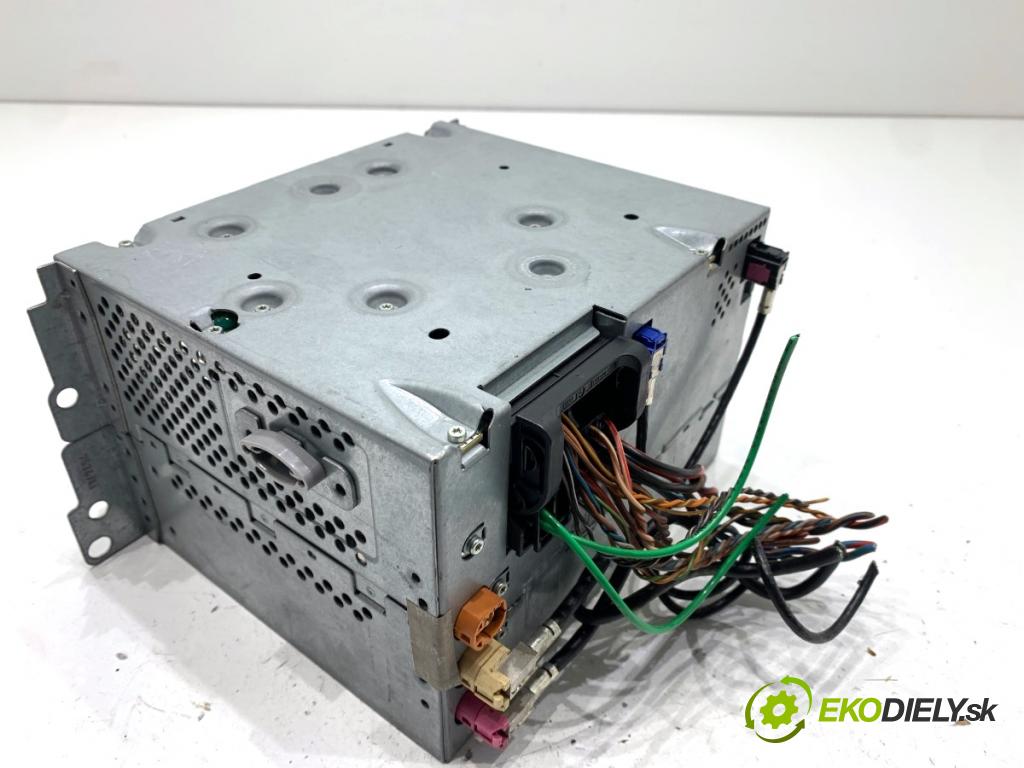 BMW F10 sedan 2010 135 kW 520 d 1995 RADIO 9237173 (Audio zariadenie)