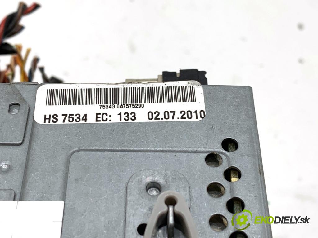 BMW F10 sedan 2010 135 kW 520 d 1995 RADIO 9237173 (Audio zariadenie)