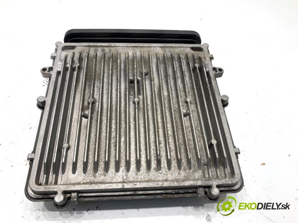 BMW F10 sedan 2010 135 kW 520 d 1995 riadiaca jednotka Motor 8510137 (Riadiaca jednotka)