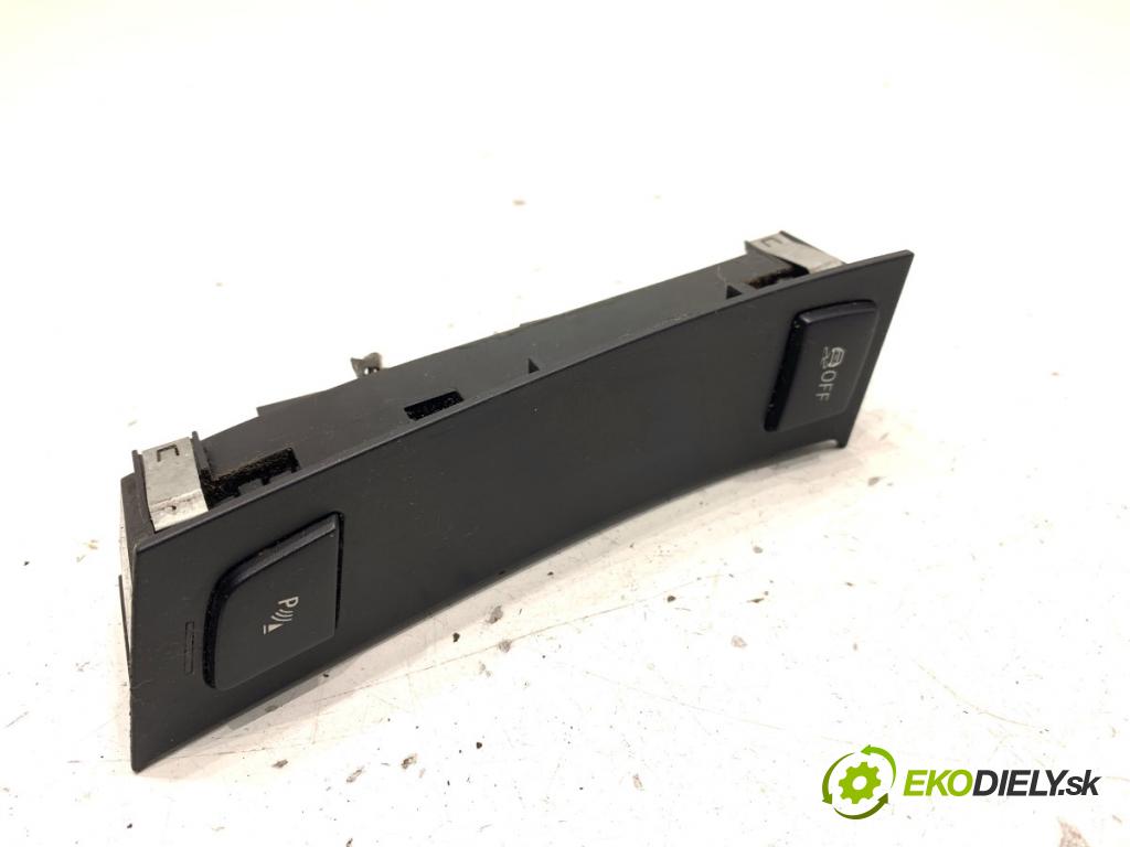 BMW F10 sedan 2010 135 kW 520 d 1995 Panel přepínač PDC 9197906