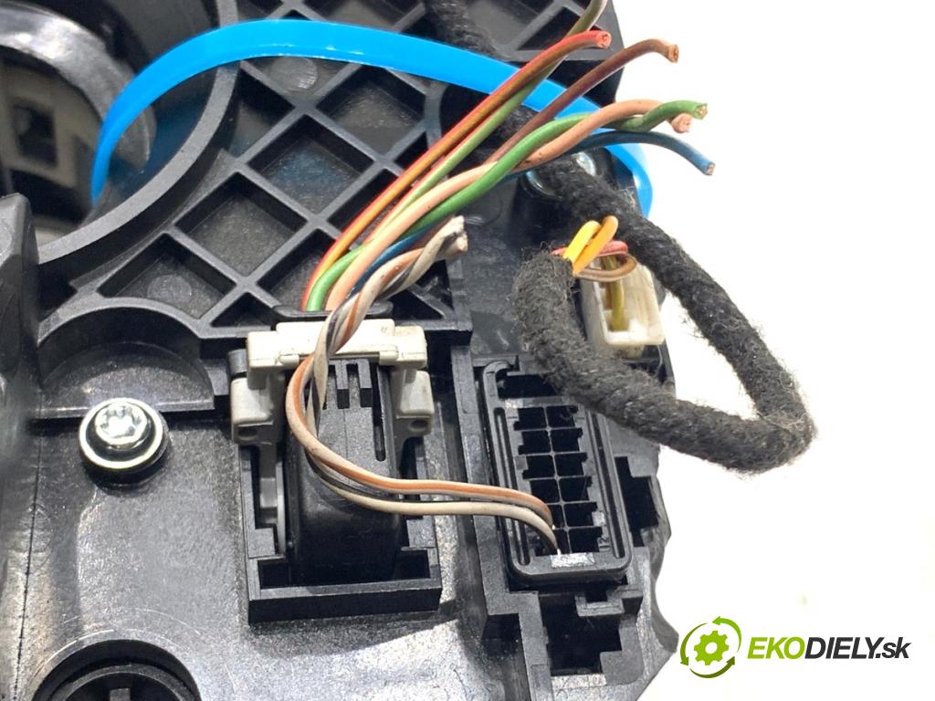 BMW F10 sedan 2010 135 kW 520 d 1995 Prepínač kombinovaný 9234440 (Prepínacie páčky pod volantom)