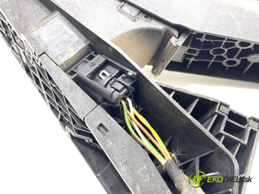 BMW F10 sedan 2010 135 kW 520 d 1995 potenciometr plynového pedálu 6789999 (Potenciometr plynového pedálu)