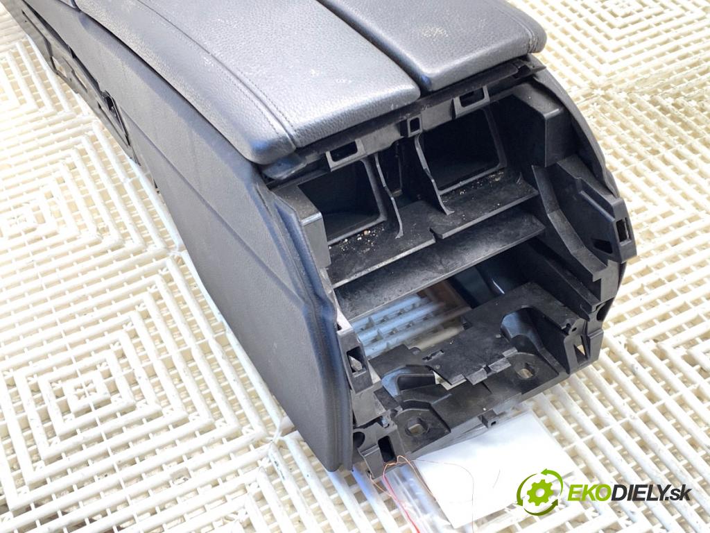 BMW F10 sedan 2010 135 kW 520 d 1995 Lakťová opierka 9171570 (Lakťová opierka)