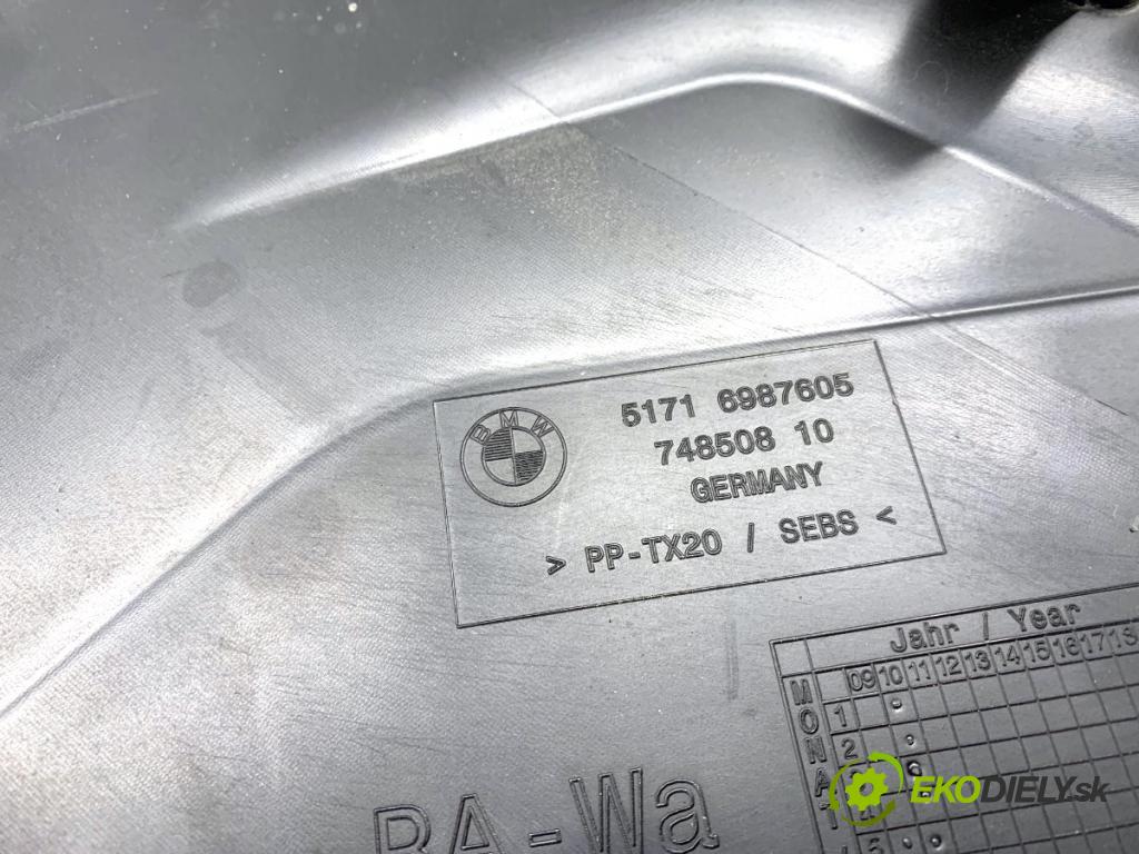 BMW F10 sedan 2010 135 kW 520 d 1995 torpédo plast pod čelní okno 6987605 7203124 (Plast pod čelním sklem)