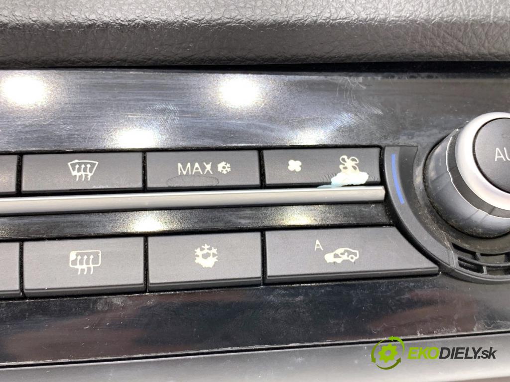 BMW F10 sedan 2010 135 kW 520 d 1995 Panel ovládania kúrenia 9236477 (Prepínacie páčky pod volantom)