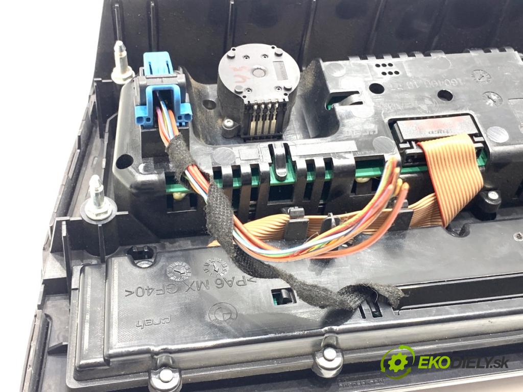 BMW F10 sedan 2010 135 kW 520 d 1995 Panel ovládania kúrenia 9236477 (Prepínacie páčky pod volantom)