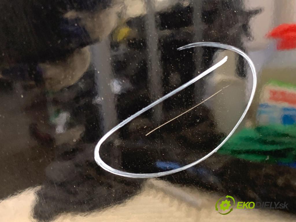 BMW F10 sedan 2010 135 kW 520 d 1995 kapota 668 (Kapota)