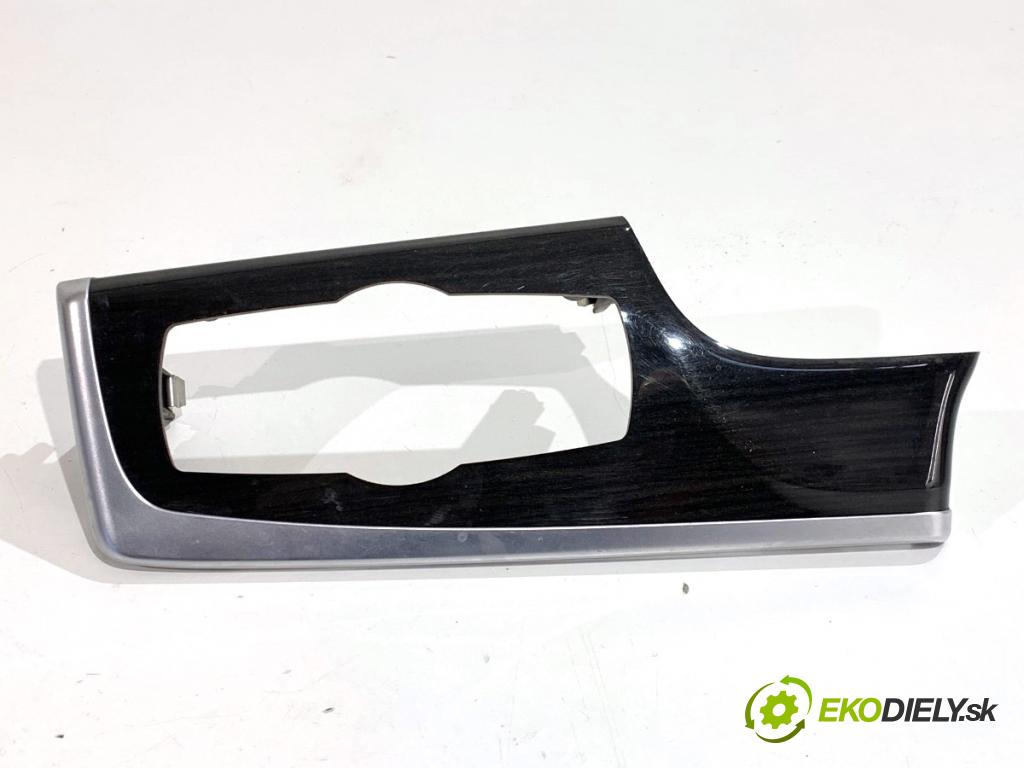 BMW F10 sedan 2010 135 kW 520 d 1995 lišty kryt 9192941 9229563 (Lišta)