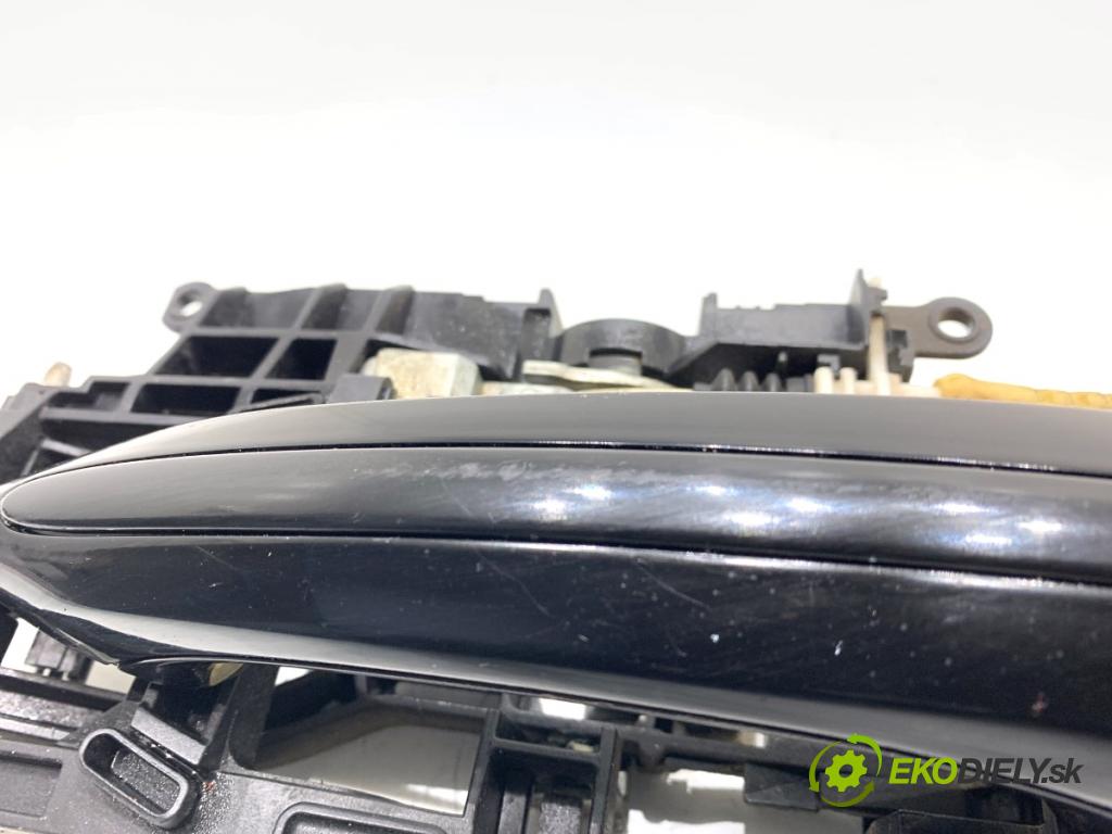 BMW F10 sedan 2010 135 kW 520 d 1995 Kľučka vonkajšia pravy predný