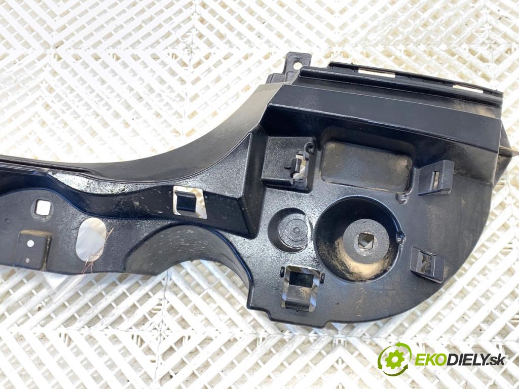 BMW F10 sedan 2010 135 kW 520 d 1995 úchyt nárazníka zadní část středový 7184766