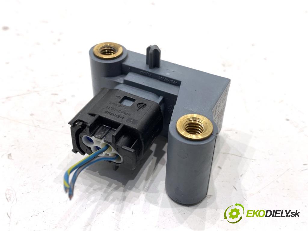 BMW F10 sedan 2010 135 kW 520 d 1995 Snímač nárazu 9159314 (Snímač nárazu)