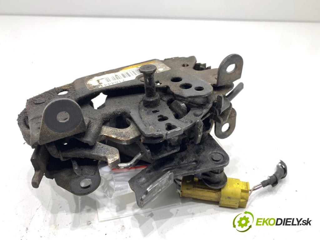 BMW F10 sedan 2010 135 kW 520 d 1995 zámok kapoty ľavy 7184441