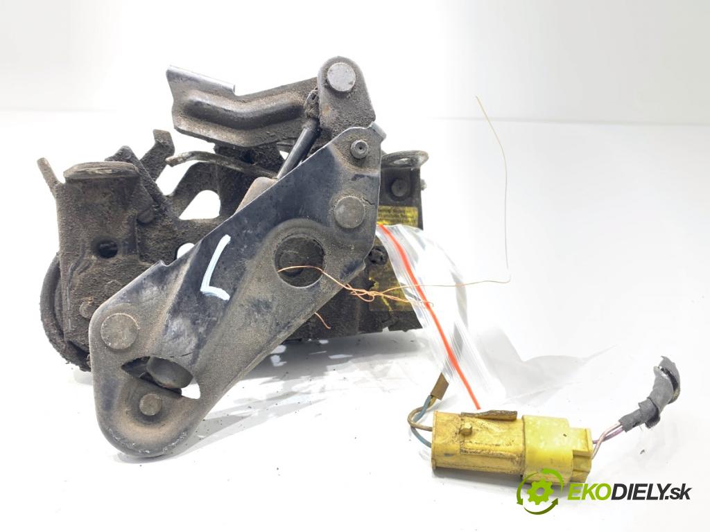 BMW F10 sedan 2010 135 kW 520 d 1995 zámok kapoty ľavy 7184441