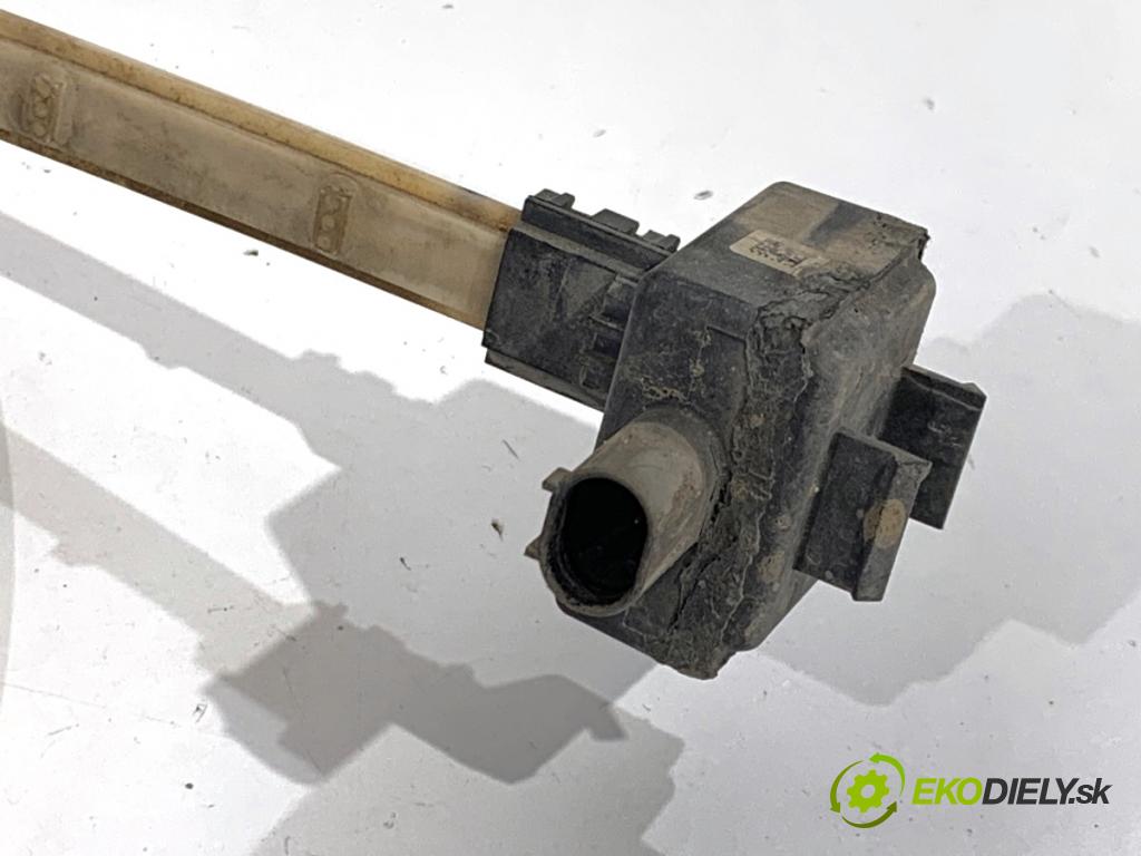 BMW F10 sedan 2010 135 kW 520 d 1995 snímač OCHRANA Chodci 9241787