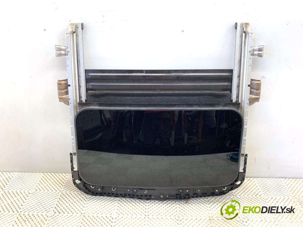 INFINITI Q50 sedan 2014 268 kW 50 Hybrid AWD 3498 strešné okno  (Sklo karosérie)