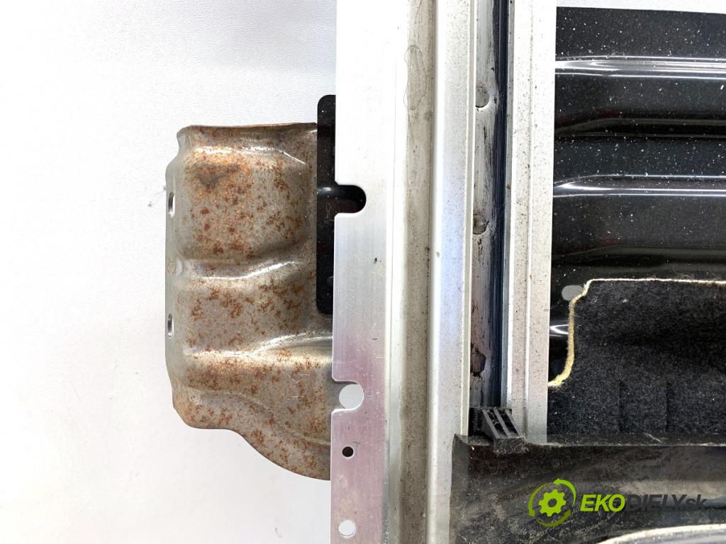 INFINITI Q50 sedan 2014 268 kW 50 Hybrid AWD 3498 strešné okno  (Sklo karosérie)