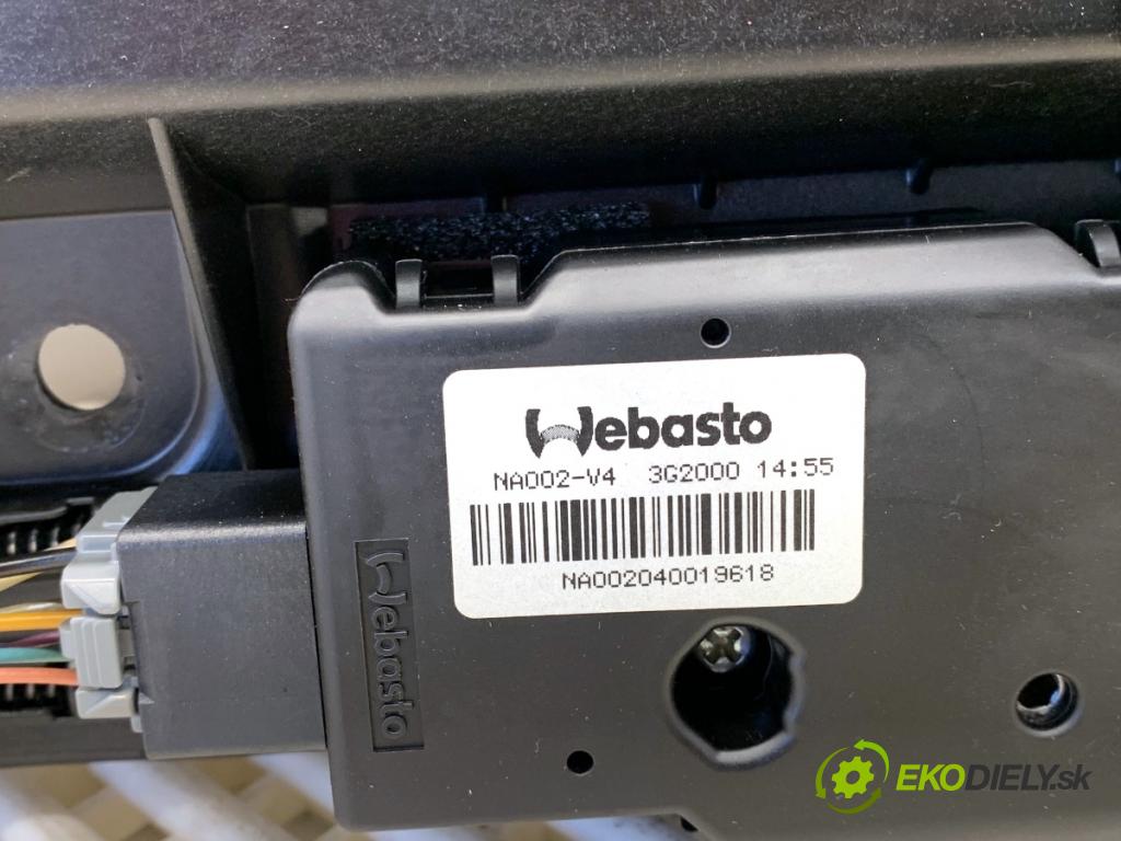 INFINITI Q50 sedan 2014 268 kW 50 Hybrid AWD 3498 strešné okno  (Sklo karosérie)