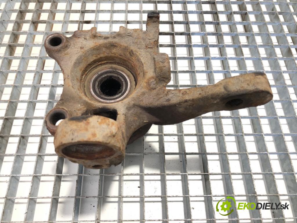 VW TRANSPORTER T4 Autobus 1995 45 kW 1.9 D 1896 náboj ľavy predný 