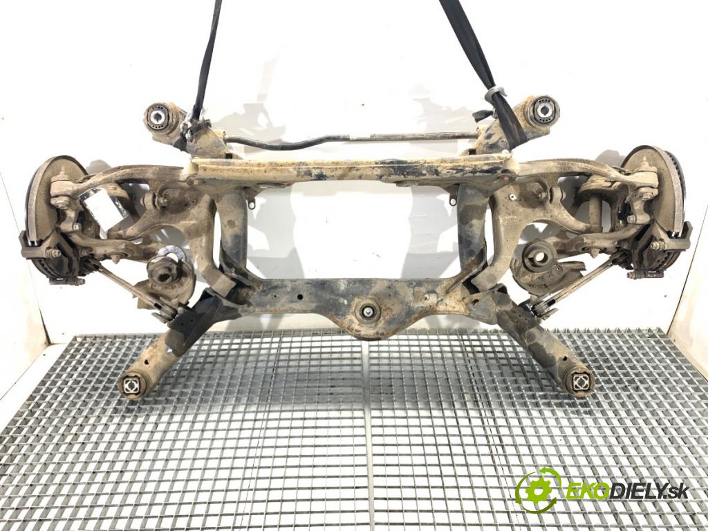 AUDI A6 C7 Kombi 2016 200 kW 3.0 TDI quattro 2967 výztuha zadní část 