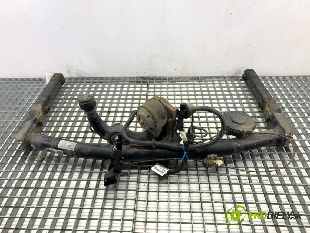 AUDI A6 C7 Kombi 2016 200 kW 3.0 TDI quattro 2967 Hák ťažné zariadenie  (Ťažné zariadenie)