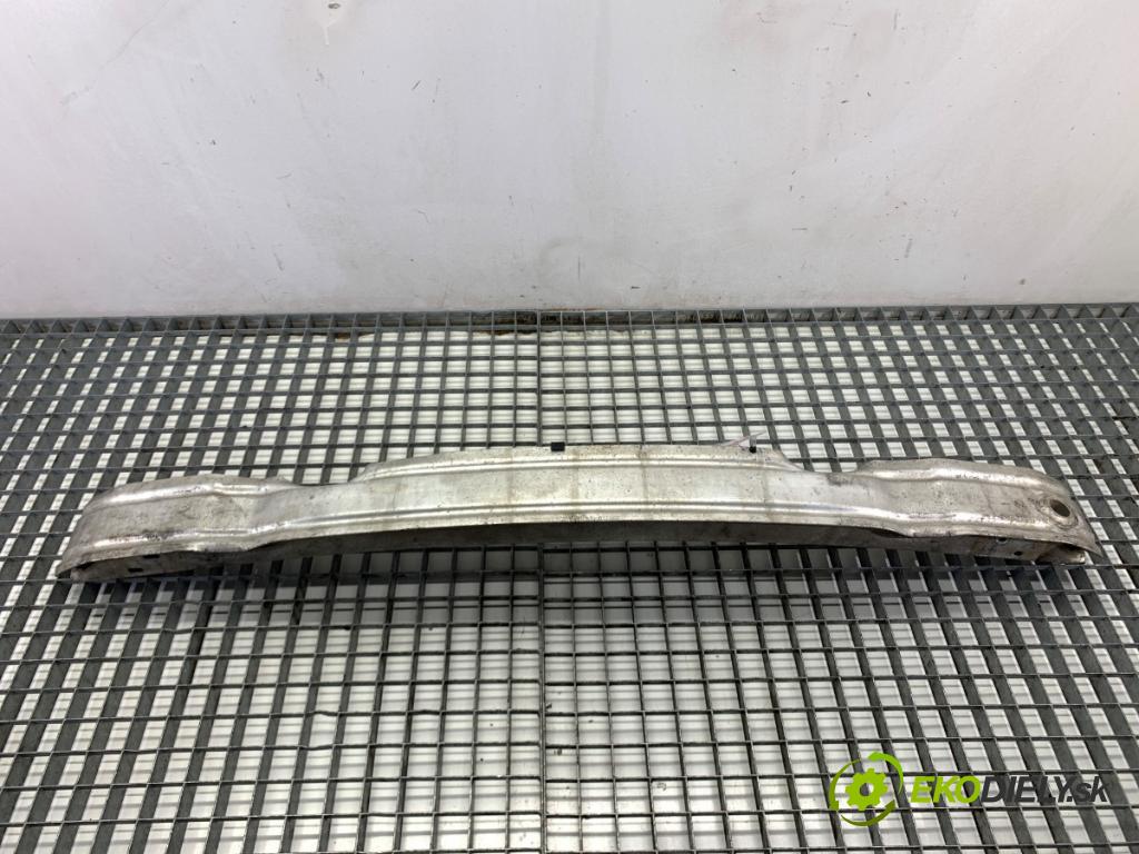 AUDI A6 C7 Kombi 2016 200 kW 3.0 TDI quattro 2967 Výstuha nárazníka predný  (Výstuha predná)