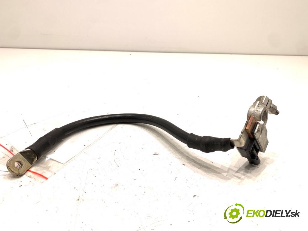 AUDI A6 C7 Kombi 2016 200 kW 3.0 TDI quattro 2967 svorka MINUS 8T0915181