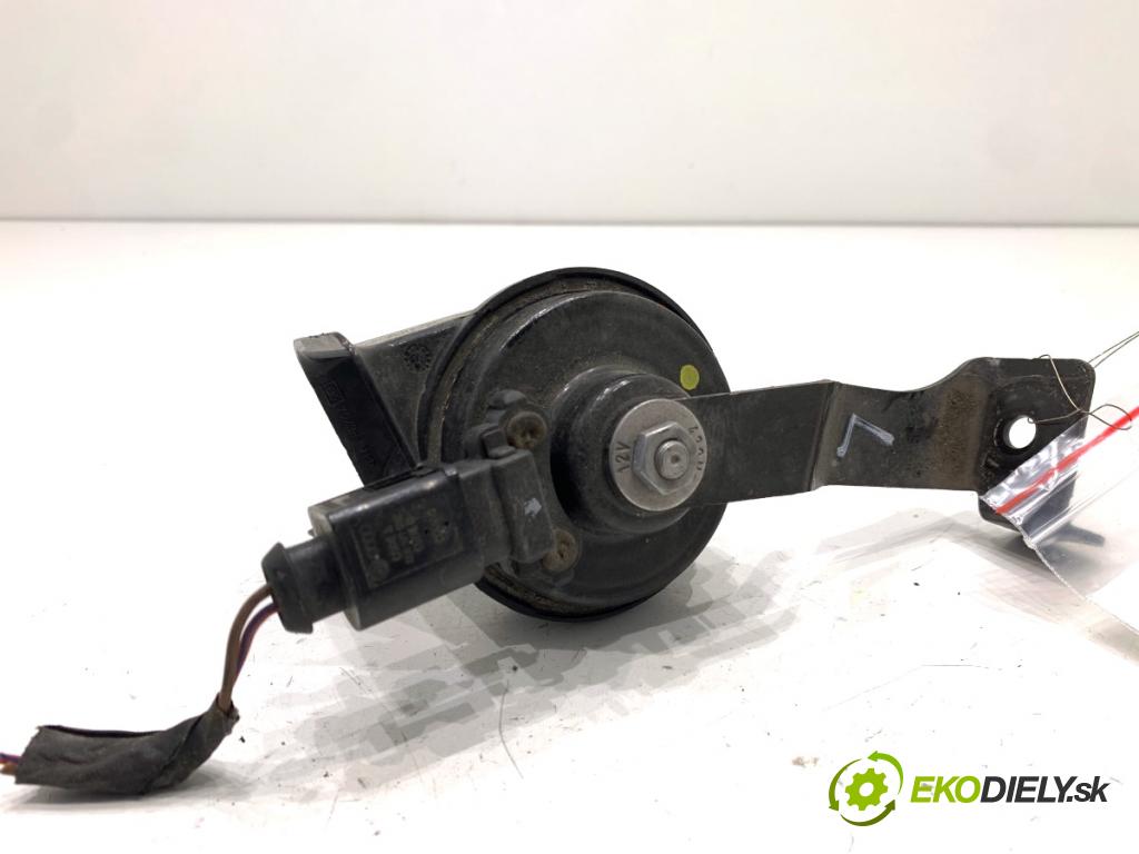 AUDI A6 C7 Kombi 2016 200 kW 3.0 TDI quattro 2967 klaksón 4G0951221