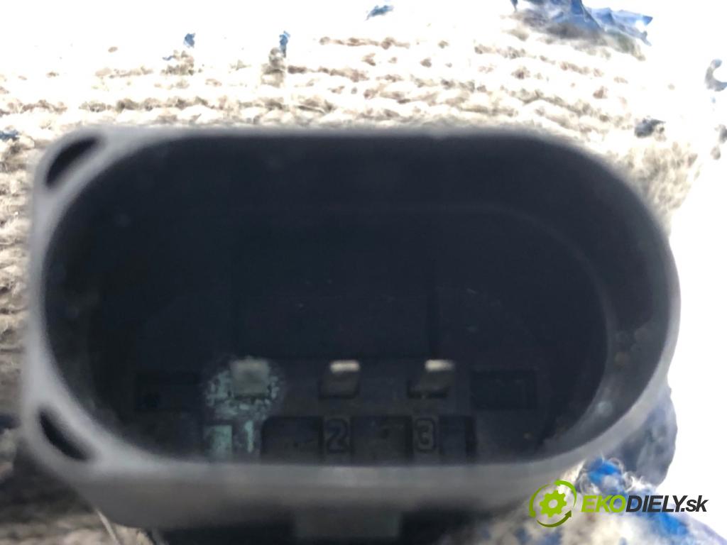 AUDI A6 C7 Kombi 2016 200 kW 3.0 TDI quattro 2967 snímač klimatizace 4H0959126A (Snímač klimatizace)