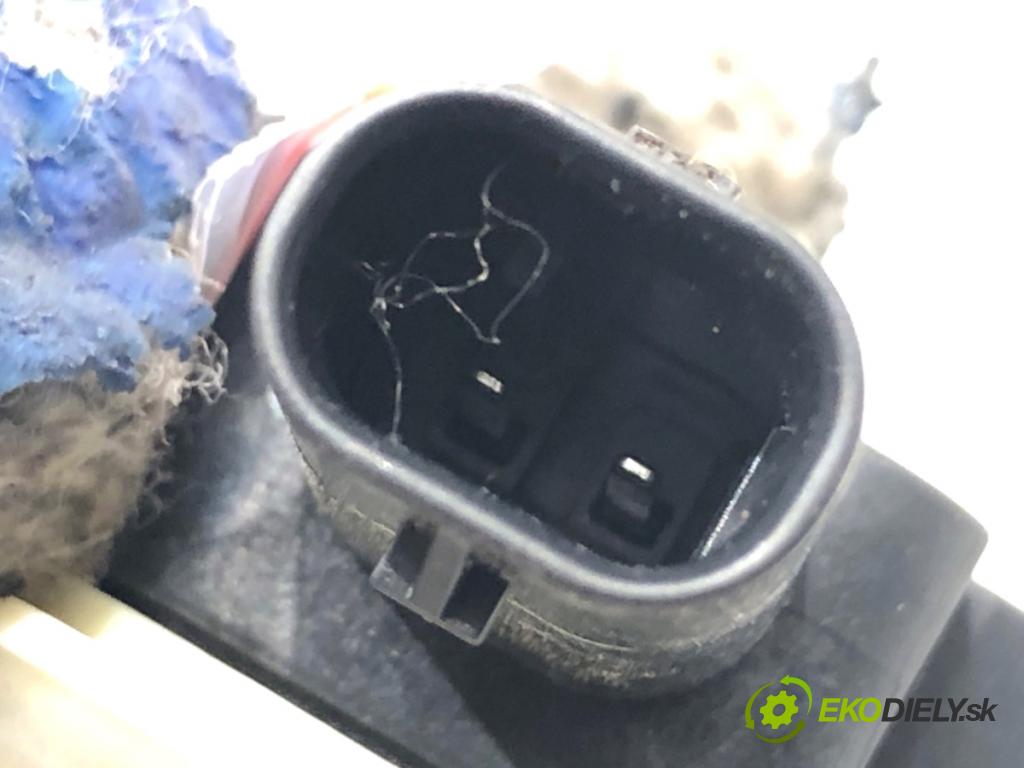 AUDI A6 C7 Kombi 2016 200 kW 3.0 TDI quattro 2967 Snímač nárazu 4H0955557 (Snímač nárazu)