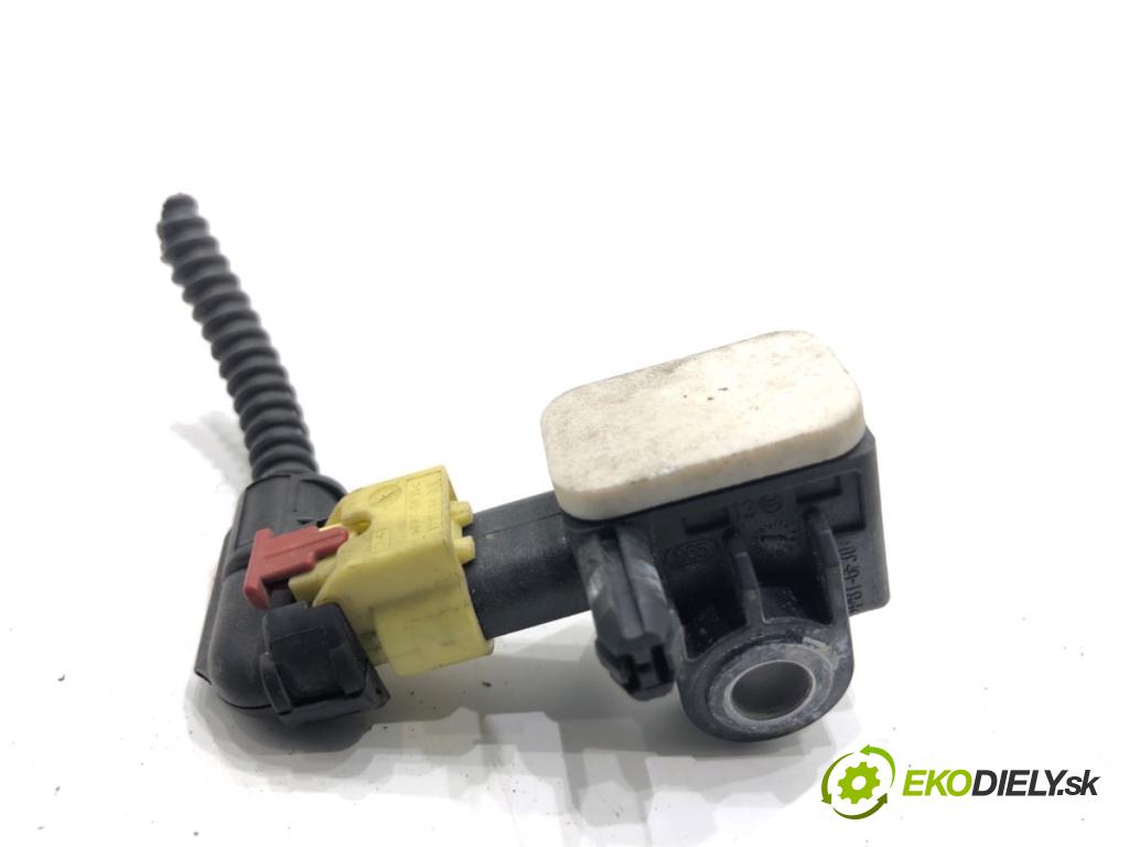 AUDI A6 C7 Kombi 2016 200 kW 3.0 TDI quattro 2967 Snímač nárazu 4H0959651A (Snímač nárazu)