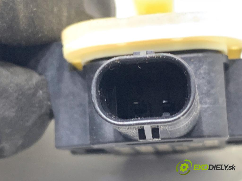 AUDI A6 C7 Kombi 2016 200 kW 3.0 TDI quattro 2967 Snímač nárazu 4H0955557 (Snímač nárazu)