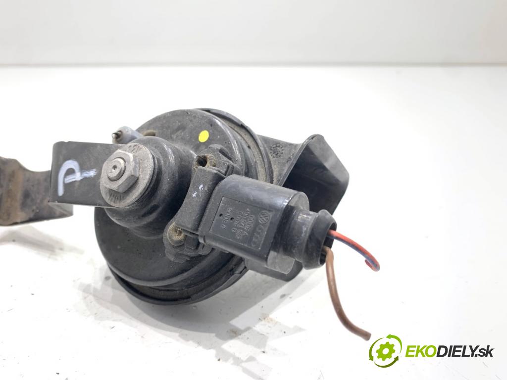 AUDI A6 C7 Kombi 2016 200 kW 3.0 TDI quattro 2967 klaksón 4G0951223