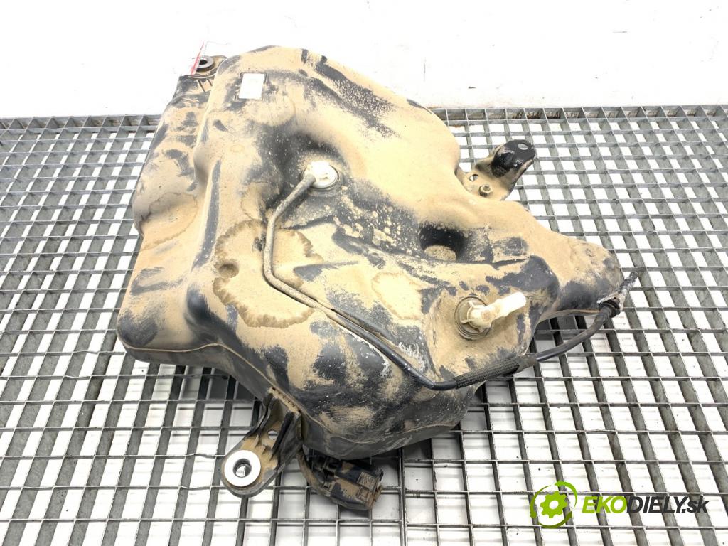 AUDI A6 C7 Kombi 2016 200 kW 3.0 TDI quattro 2967 nádržka SCR 4G0131877 4G0131969J