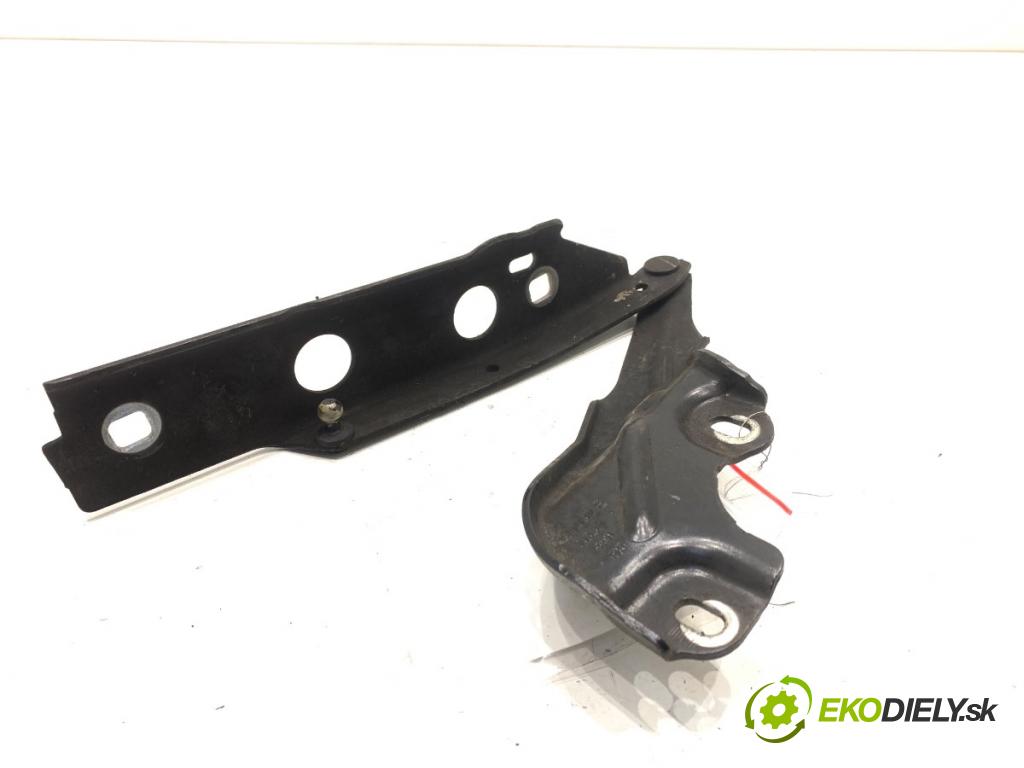 AUDI A6 C7 Kombi 2016 200 kW 3.0 TDI quattro 2967 závěs kapoty pravý přední část 4G8823302E