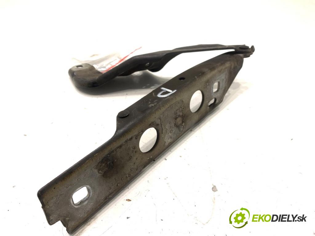 AUDI A6 C7 Kombi 2016 200 kW 3.0 TDI quattro 2967 závěs kapoty pravý přední část 4G8823302E