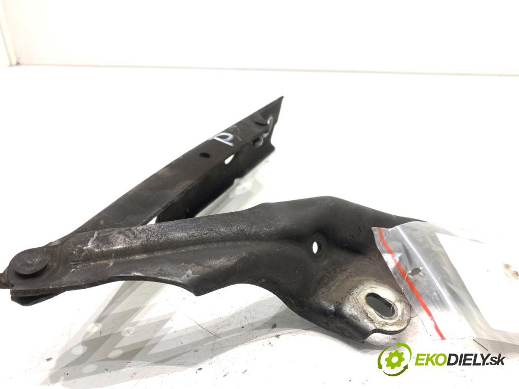 AUDI A6 C7 Kombi 2016 200 kW 3.0 TDI quattro 2967 závěs kapoty pravý přední část 4G8823302E